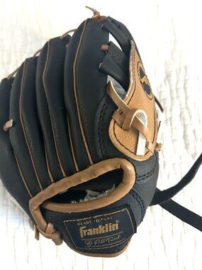Franklin Youth Baseball Glove, Sz 8.5", RHT, Black with Brown Laces, Beginner